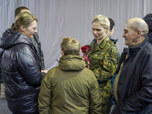 funkcjonariuszka Straży Granicznej z rodziną funkcjonariuszka Straży Granicznej z rodziną