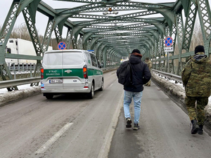 obywatel Ukrainy doprowadzany na przejście graniczne obywatel Ukrainy doprowadzany na przejście graniczne