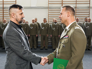 wręczenie listu gratulacyjnego z okazji 35-lecia jubileuszu pracy zawodowej wręczenie listu gratulacyjnego z okazji 35-lecia jubileuszu pracy zawodowej