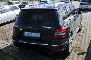 Zatrzymany mercedes 