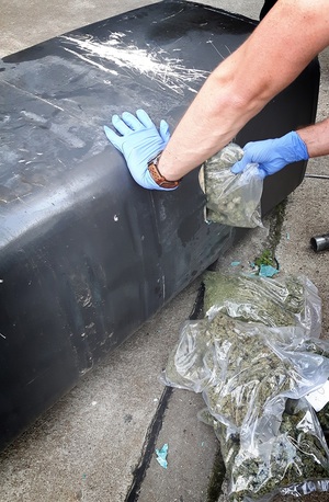 Ujawniona marihuana w zbiorniku paliwa 