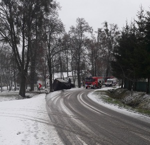 Wypadek drogowy w Bezledach