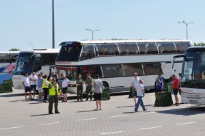 Odprawa kibiców na przejściu w Grzechotkach 