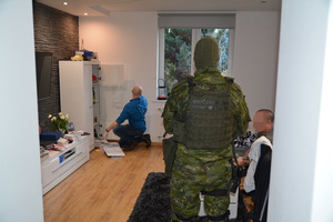 zatrzymane osoby handlujące nielegalnym tytoniem