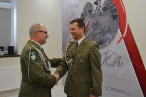 Pożegnanie oficera z mundurem 
