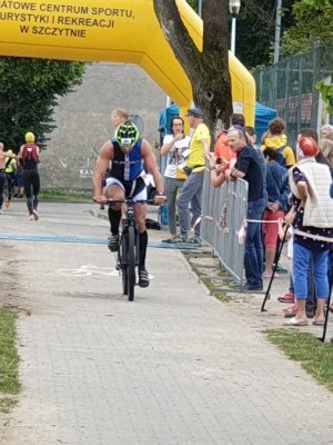 Funkcjonariusz z W-MOSG wywalczył III miejsce w triathlonie 