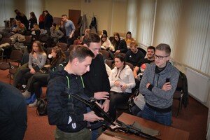 Studenci z wizytą na drogowym przejściu granicznym w Bezledach 