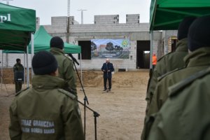uroczystość wmurowania aktu erekcyjnego pod budowę Placówki Straży Granicznej w Barcianach 