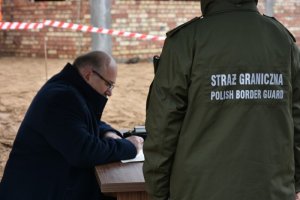 uroczystość wmurowania aktu erekcyjnego pod budowę Placówki Straży Granicznej w Barcianach 