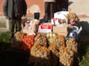 Gołdapscy funkcjonariusze SG ruszyli z zapasami na zimę 