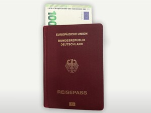 Obywatelka Niemiec próbowała przekupić funkcjonariusza Straży Granicznej 