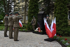 Uroczyste odsłonięcie popiersia upamiętniającego Patrona Warmińsko-Mazurskiego Oddziału SG 
