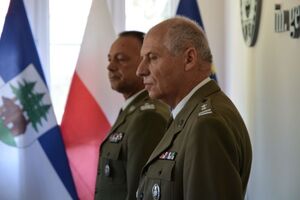 pożegnanie oficera z mundurem 