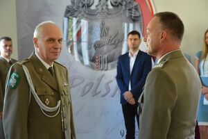 pożegnanie oficera z mundurem 