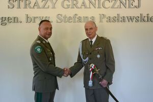 pożegnanie oficera z mundurem 