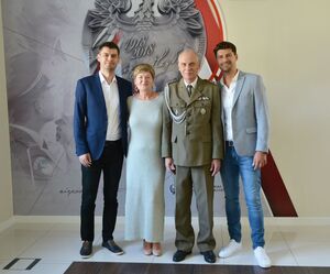 pożegnanie oficera z mundurem 