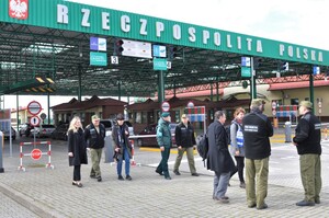 Funkcjonariusze z Frontexu z wizytą na drogowych przejściach granicznych 