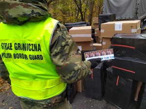 Przemycał papierosy uzbrojonym autem 