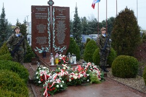 Obchody Dnia Pamięci Ofiar Obu Totalitaryzmów na Warmii i Mazurach 