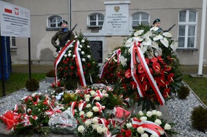 Obchody Dnia Pamięci Ofiar Obu Totalitaryzmów na Warmii i Mazurach 