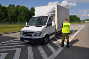 Podejrzany Mercedes Sprinter zatrzymany na granicy 