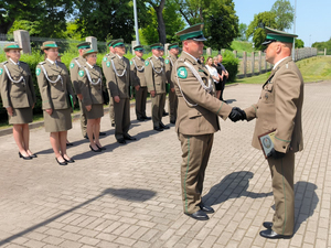 Awanse, wyróżnienia z okazji święta 