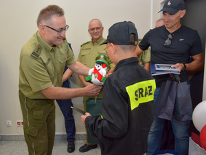 wspólne działania służb mundurowych i 11-letniego chłopca 
