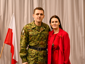 pamiątkowe zdjęcie funkcjonariusza Warmińsko-Mazurskiego Oddziału Straży Granicznej pamiątkowe zdjęcie funkcjonariusza Warmińsko-Mazurskiego Oddziału Straży Granicznej