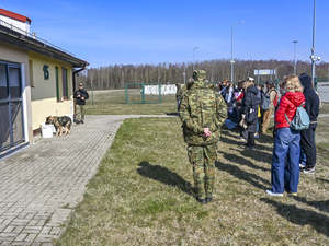 pokaz umiejętności psa służbowego pokaz umiejętności psa służbowego