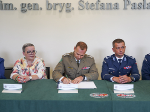 porozumienie podpisuje Komendant Warmińsko-Mazurskiego Oddziału Straży Granicznej płk SG Daniel Wojtaszkiewicz porozumienie podpisuje Komendant Warmińsko-Mazurskiego Oddziału Straży Granicznej płk SG Daniel Wojtaszkiewicz