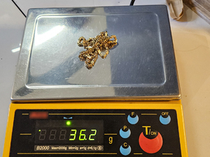 zdeponowana złota biżuteria zdeponowana złota biżuteria