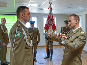 pożegnanie oficera Straży Granicznej z mundurem pożegnanie oficera Straży Granicznej z mundurem