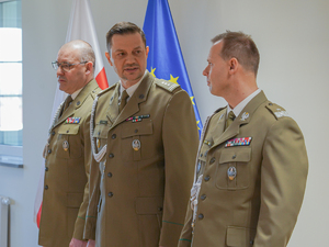 pożegnanie oficera Straży Granicznej z mundurem pożegnanie oficera Straży Granicznej z mundurem