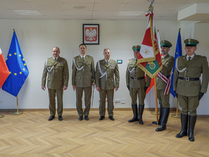 pożegnanie oficera Straży Granicznej z mundurem pożegnanie oficera Straży Granicznej z mundurem