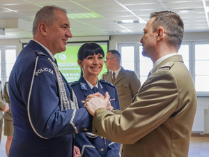 pożegnanie oficera Straży Granicznej z mundurem pożegnanie oficera Straży Granicznej z mundurem