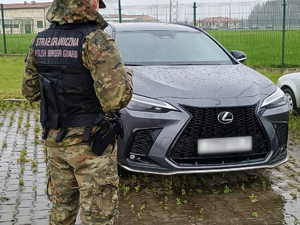 Lexus skradziony w Niemczech, odzyskany w Grzechotkach Lexus skradziony w Niemczech, odzyskany w Grzechotkach
