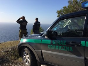 Funkcjonariusze w patrolu 