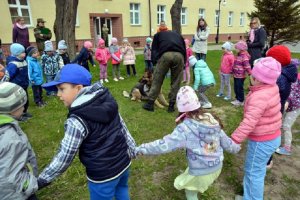 Pokaz i tresura psa słuzbowego 